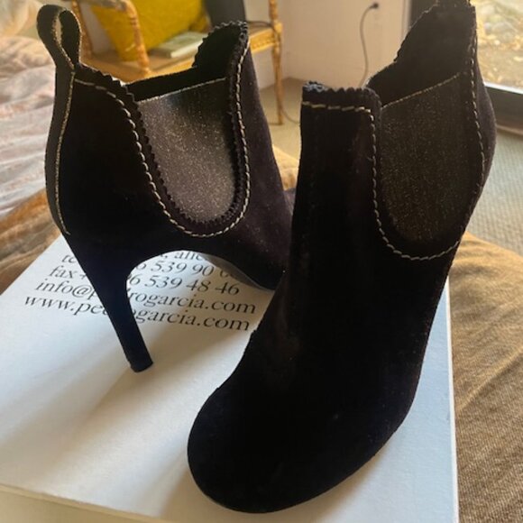 Pedro Garcia suede ankel boots in pristine condition - Picture 2 of 4